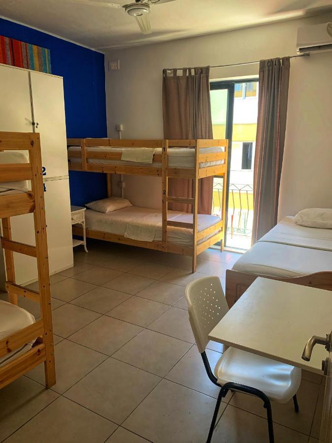 Metropole Budget Hostel Сент Джулианс Экстерьер фото