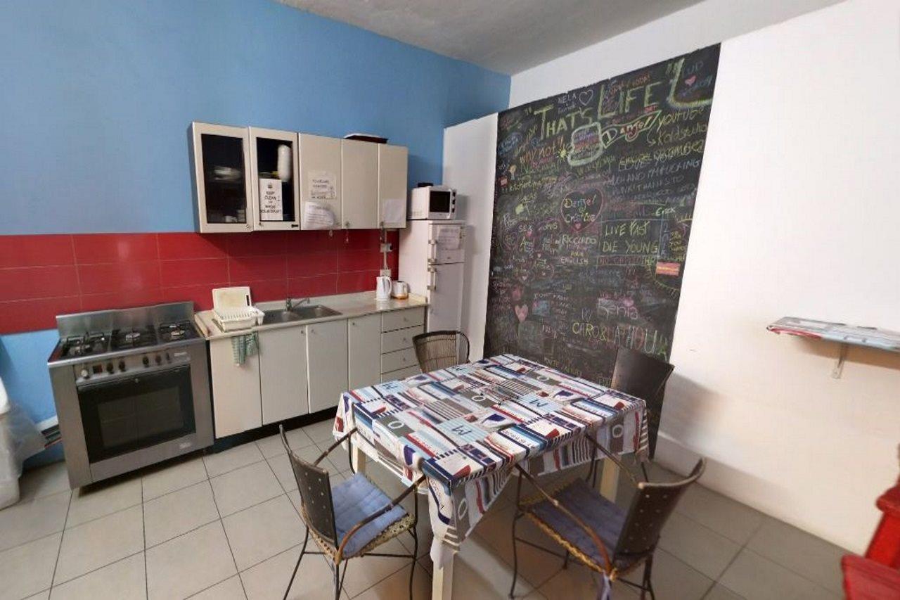 Metropole Budget Hostel Сент Джулианс Экстерьер фото