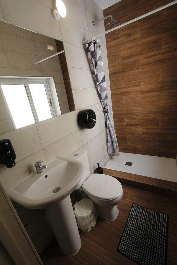 Metropole Budget Hostel Сент Джулианс Экстерьер фото