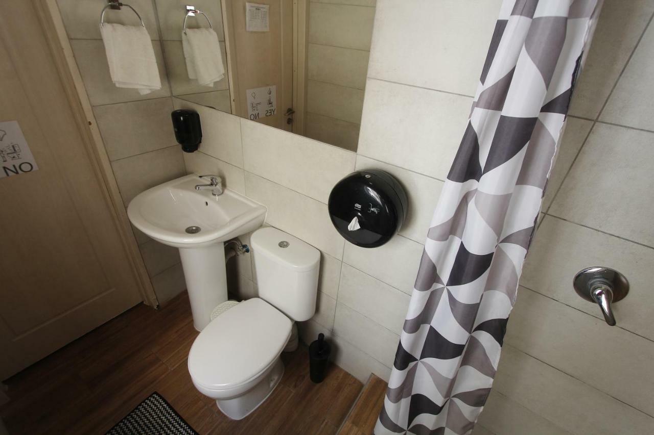 Metropole Budget Hostel Сент Джулианс Экстерьер фото